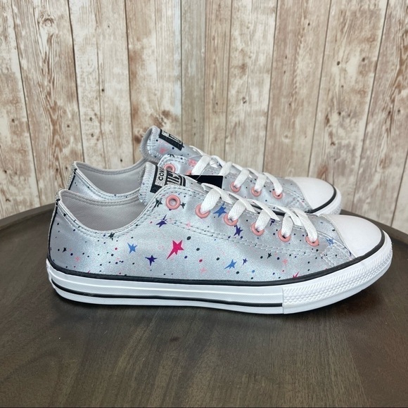 Converse CTAS Ox Star Print Low Top Shoe Size 8 Women - Picture 3 of 9
